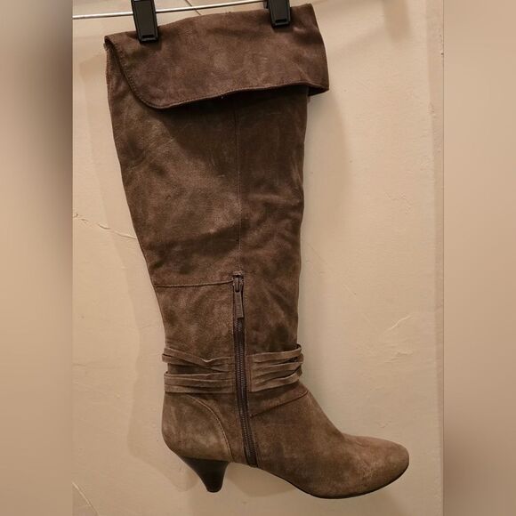 Nine West Olive Green Suede Heeled Boots 7 1/2 - Picture 4 of 8